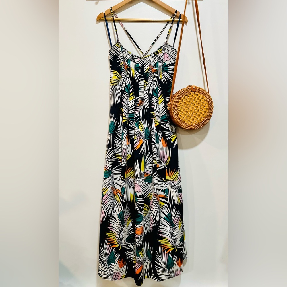 Banana Republic Palm Leaf Maxi Dress. - Picture 3 of 8